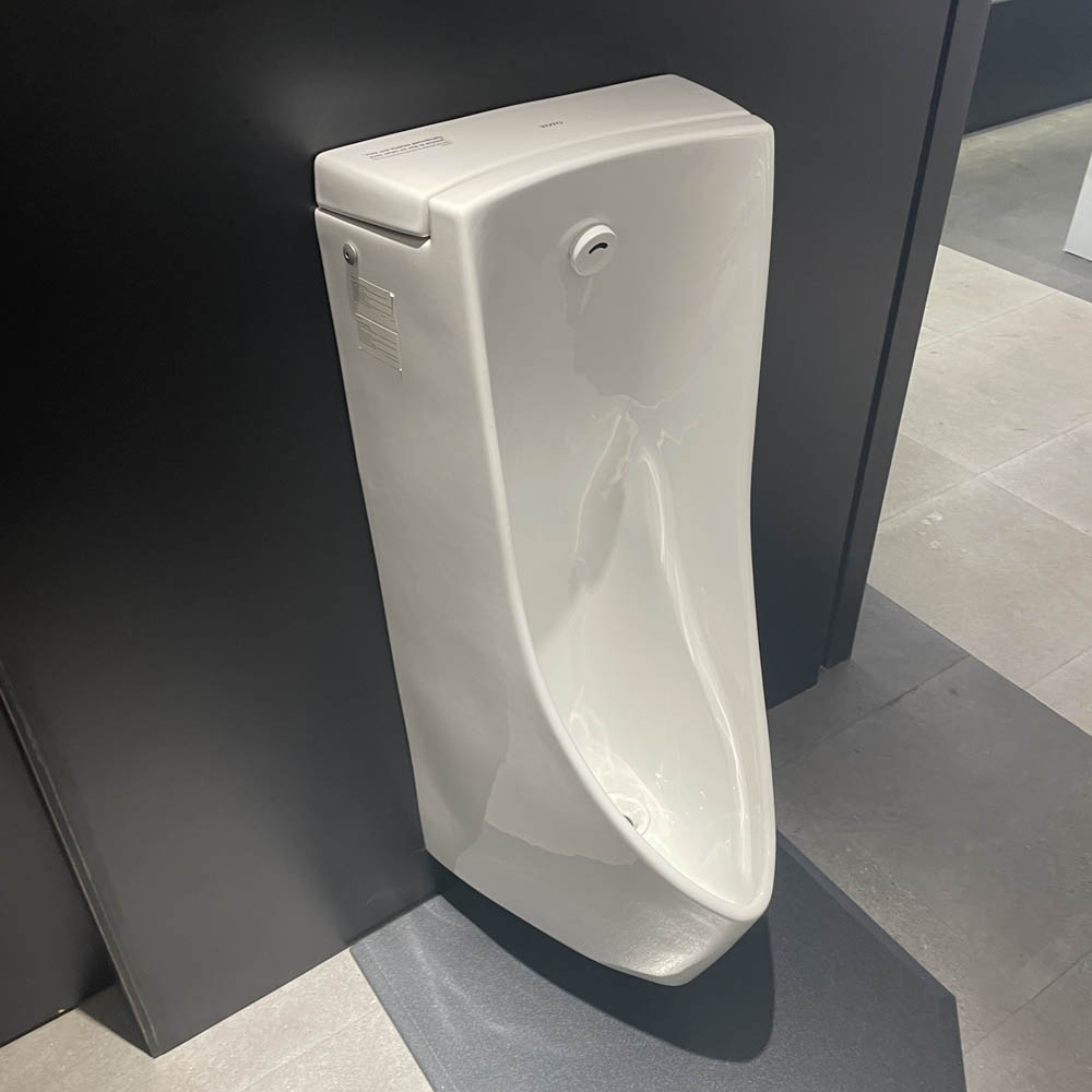 Bồn tiểu nam TOTO USWN900AS HHF90603 treo tường kèm van cảm ứng USWN900AS#XW/HHF90603 - 4
