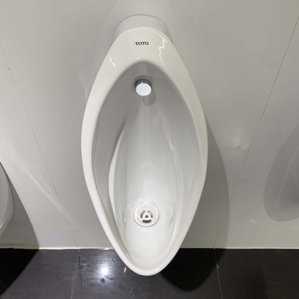 Bồn tiểu nam TOTO UT904HR treo tường xả 0.5L đường cấp nước phía sau UT904HR#XW - 3