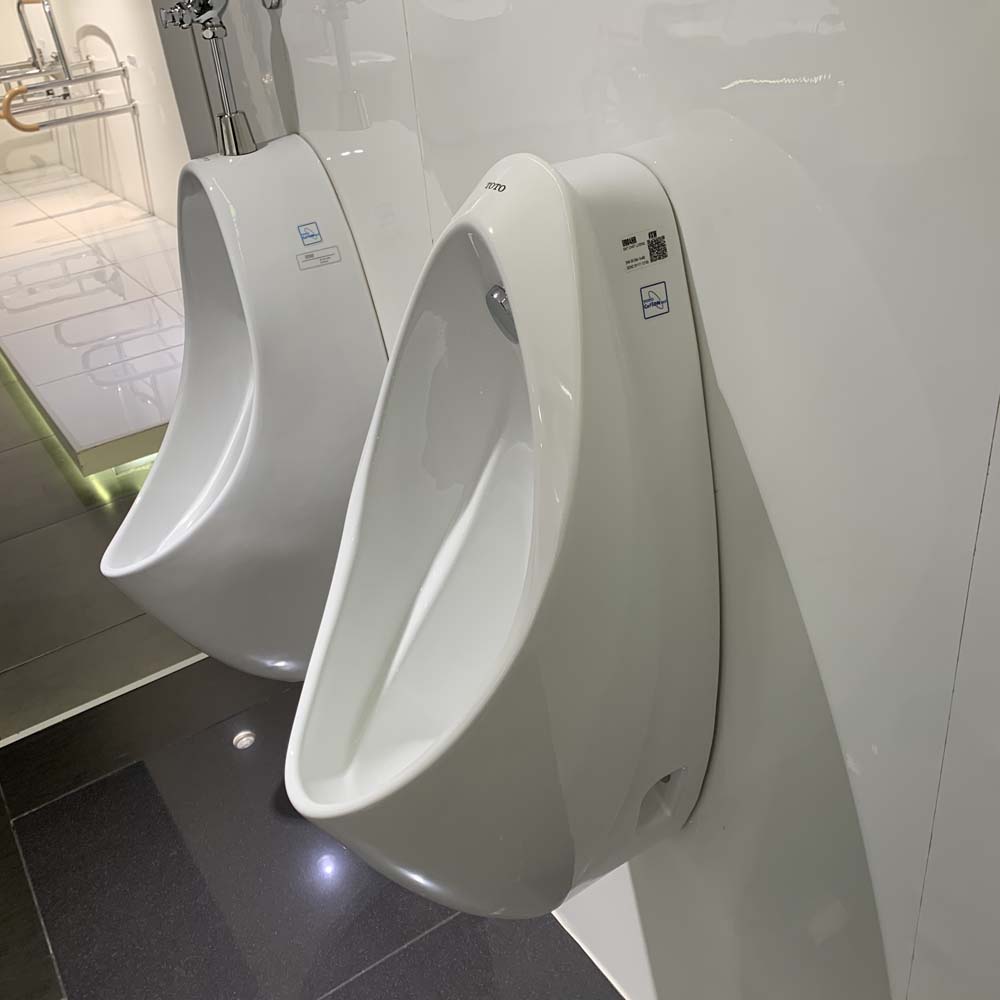 Bồn tiểu nam TOTO UT904HR treo tường xả 0.5L đường cấp nước phía sau UT904HR#XW - 5