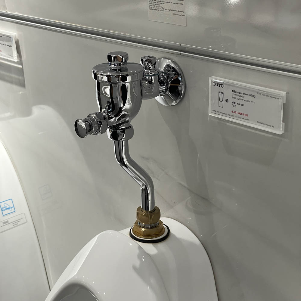 Bồn tiểu nam TOTO UT904N treo tường xả 2L đường cấp nước trên UT904N#W - 5