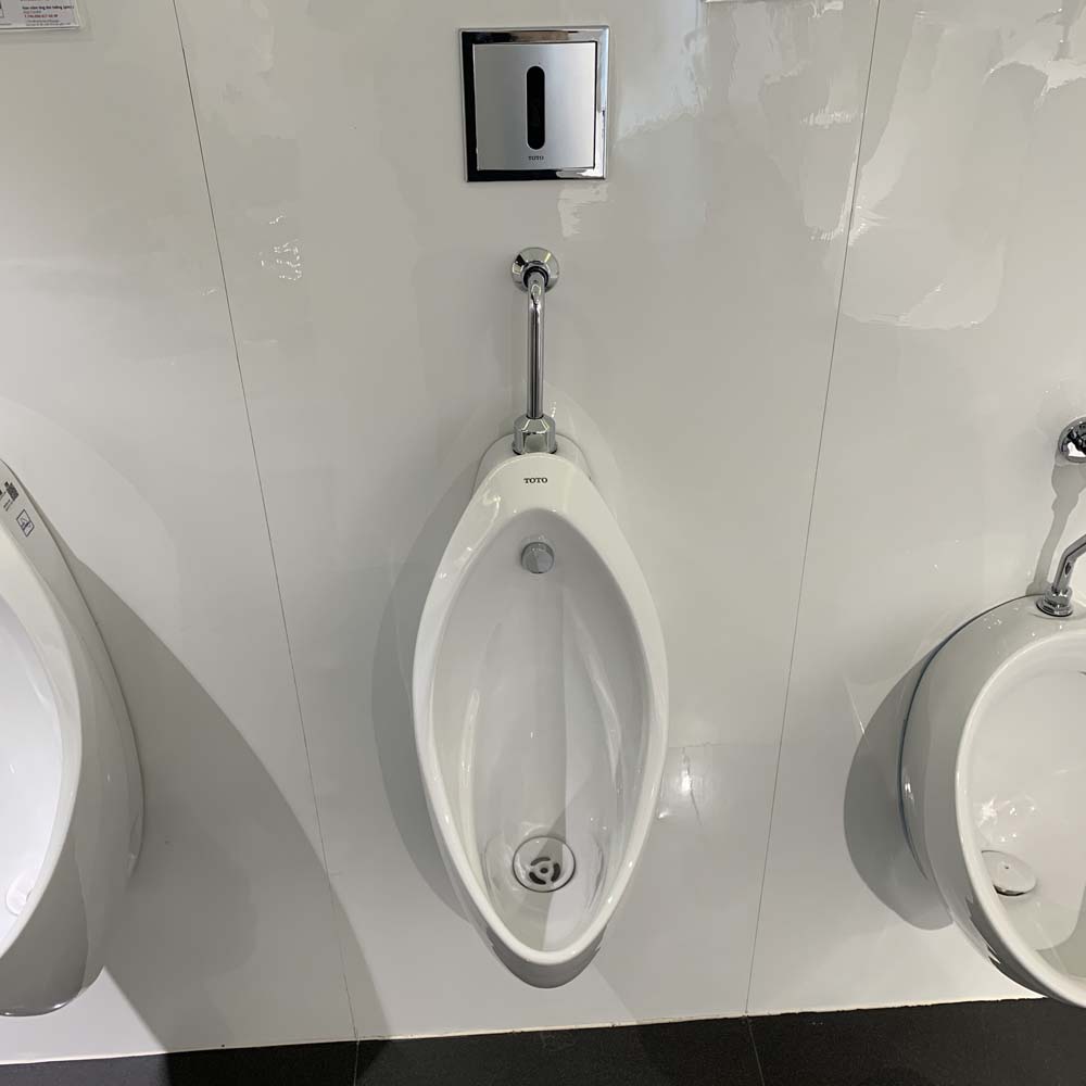 Bồn tiểu nam TOTO UT904R treo tường xả 0.5L đường cấp nước trên UT904R#XW - 3
