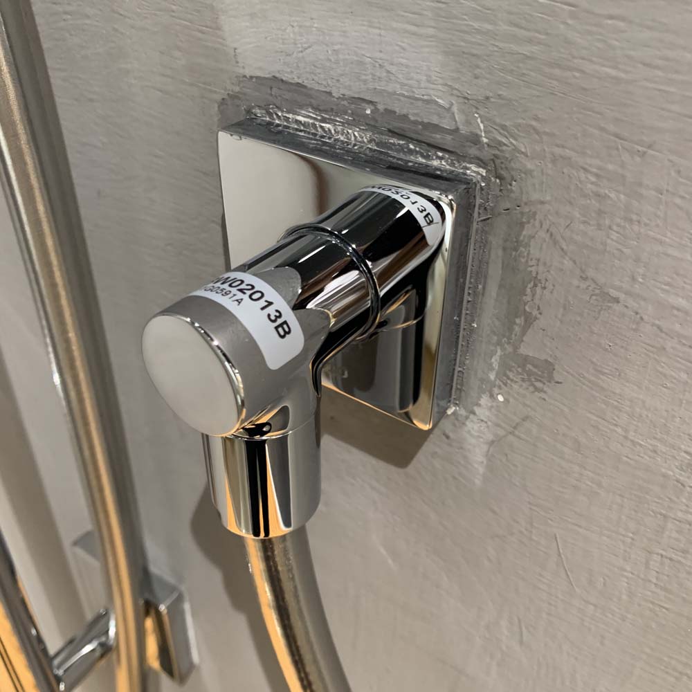 Cút nối tường TOTO TBW02013B dáng vuông TBW02013B - 2