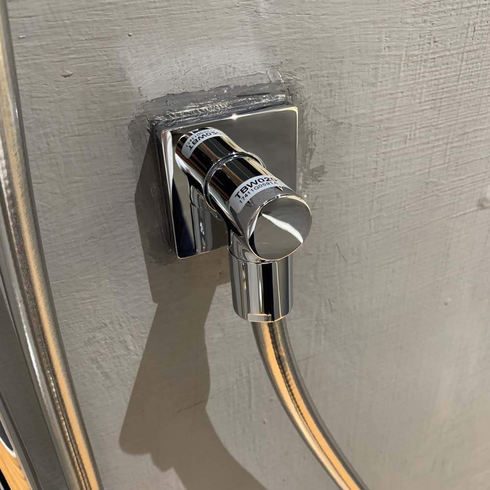 Cút nối tường TOTO TBW02013B dáng vuông TBW02013B - 3