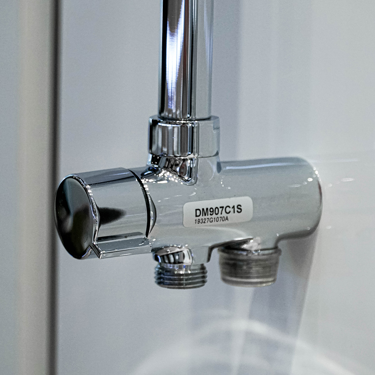 Sen tắm cây đứng TOTO DM907C1S (dáng vuông) DM907C1S - 5