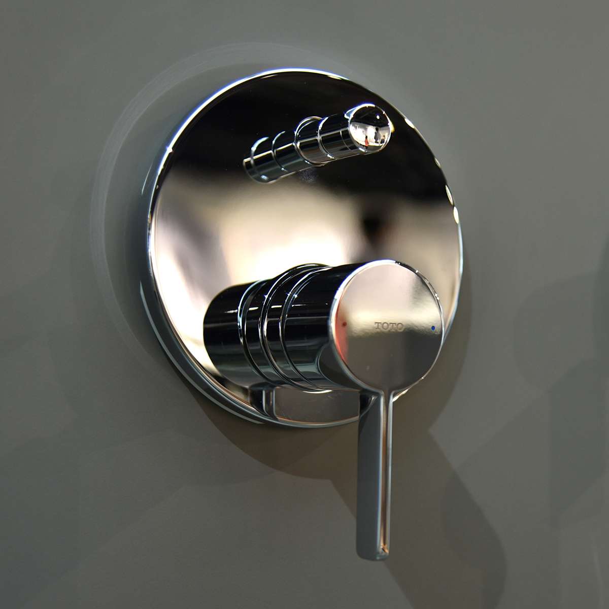 Van gật gù điều chỉnh nóng lạnh kèm nút chuyển hướng TOTO TBG11304VA TBG11304VA - 4