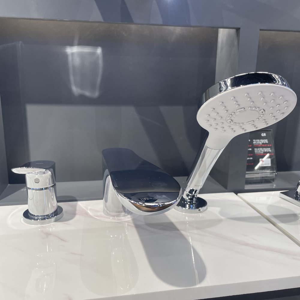 Vòi xả bồn tắm TOTO TBG01305BB nóng lạnh kèm tay sen - 2