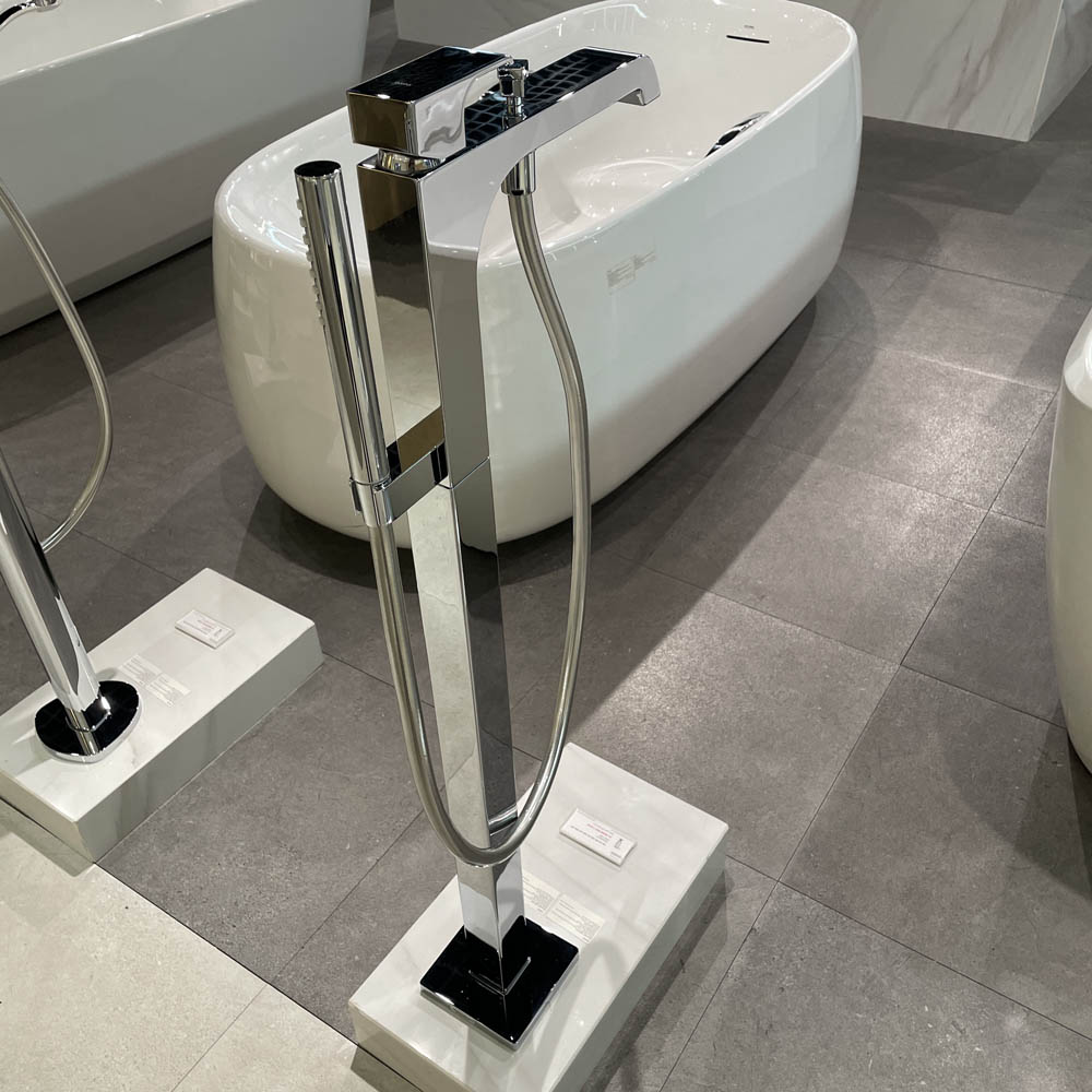 Vòi xả bồn tắm TOTO TBG08306AA kèm đế vòi TBN01105B - 4