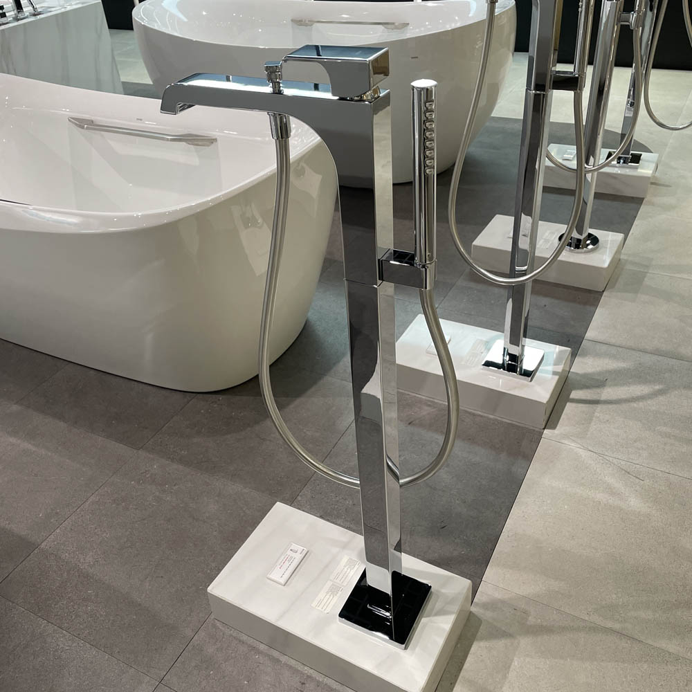 Vòi xả bồn tắm TOTO TBG08306AA kèm đế vòi TBN01105B - 5