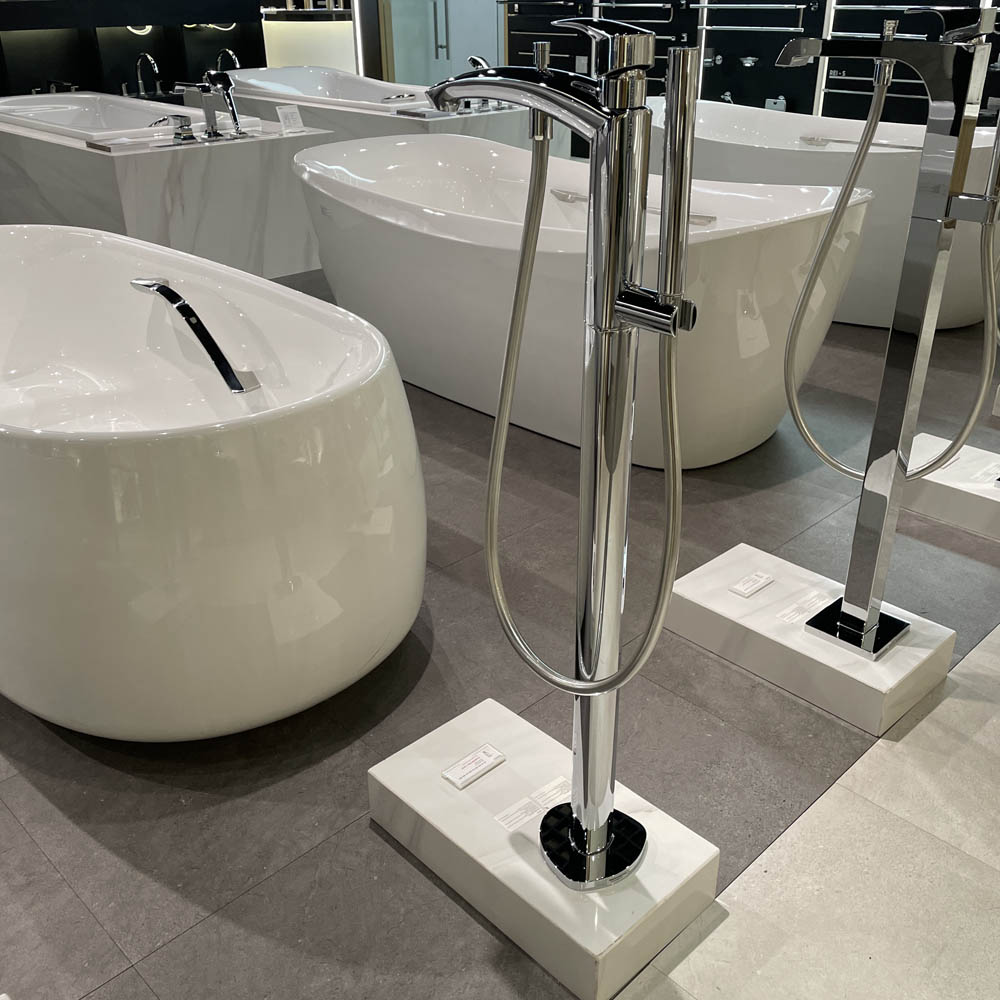 Vòi xả bồn tắm TOTO TBG09306AA kèm đế vòi TBN01105B - 3