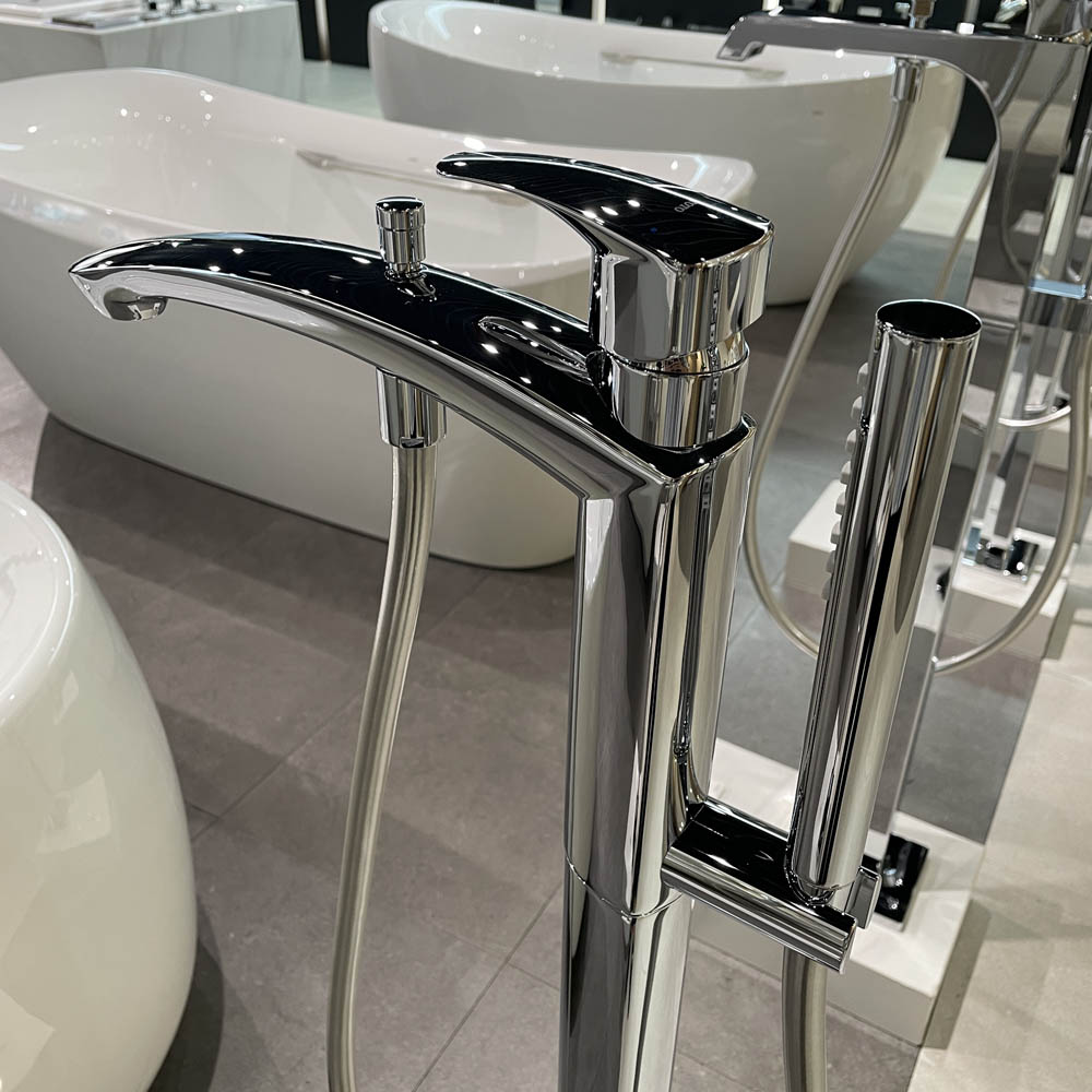 Vòi xả bồn tắm TOTO TBG09306AA kèm đế vòi TBN01105B - 6