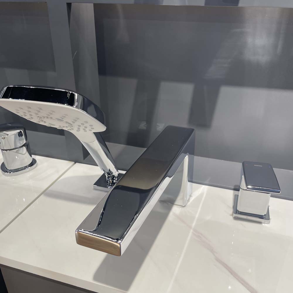 Vòi xả bồn tắm TOTO TBG10305AA nóng lạnh kèm tay sen - 3