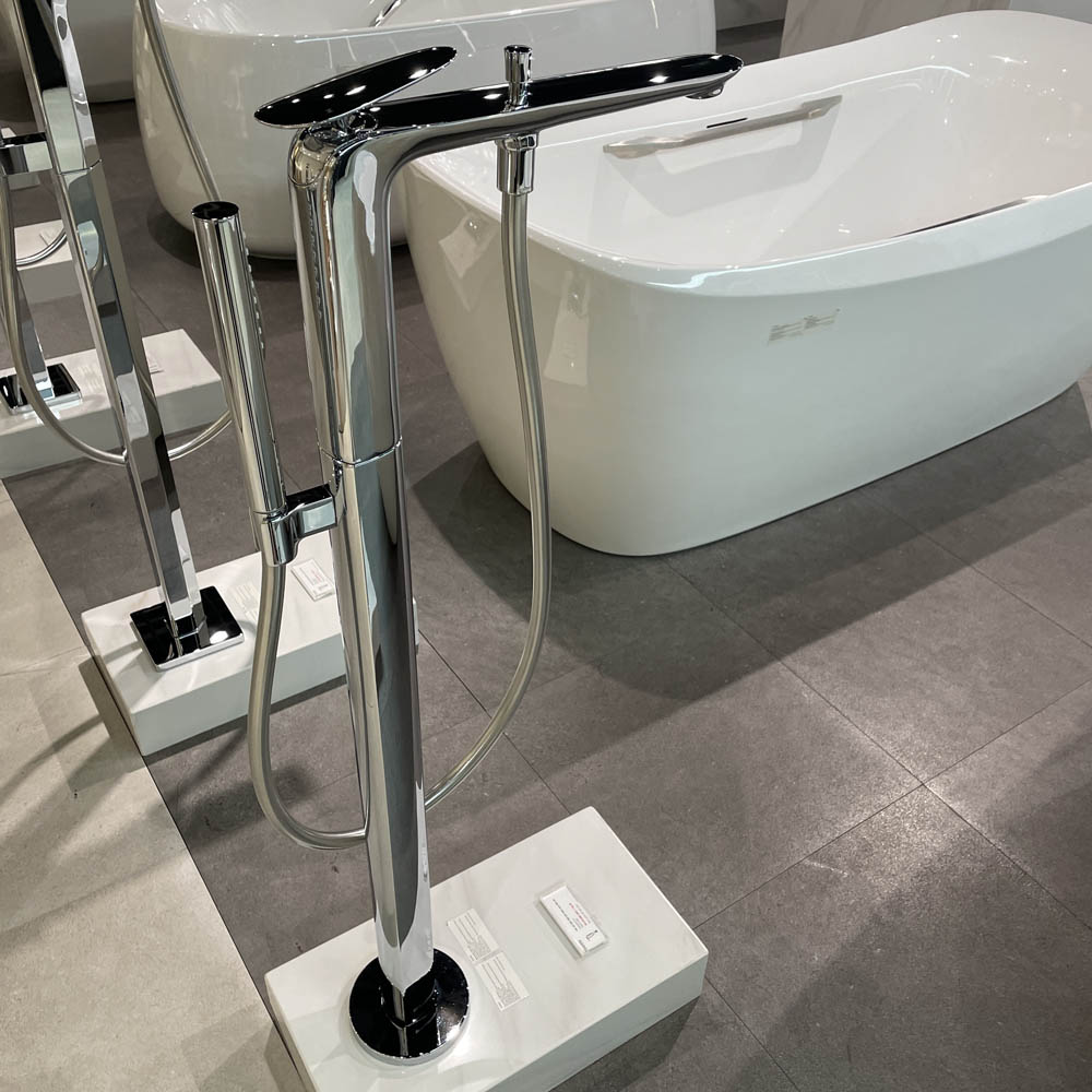 Vòi xả bồn tắm TOTO TBP03301AA kèm đế vòi TBN01105B - 6