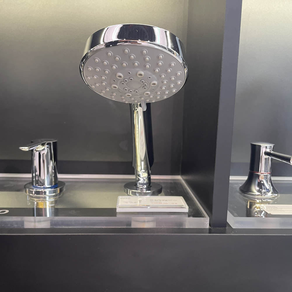 Vòi xả bồn tắm TOTO TBS01202BA nóng lạnh kèm tay sen - 3