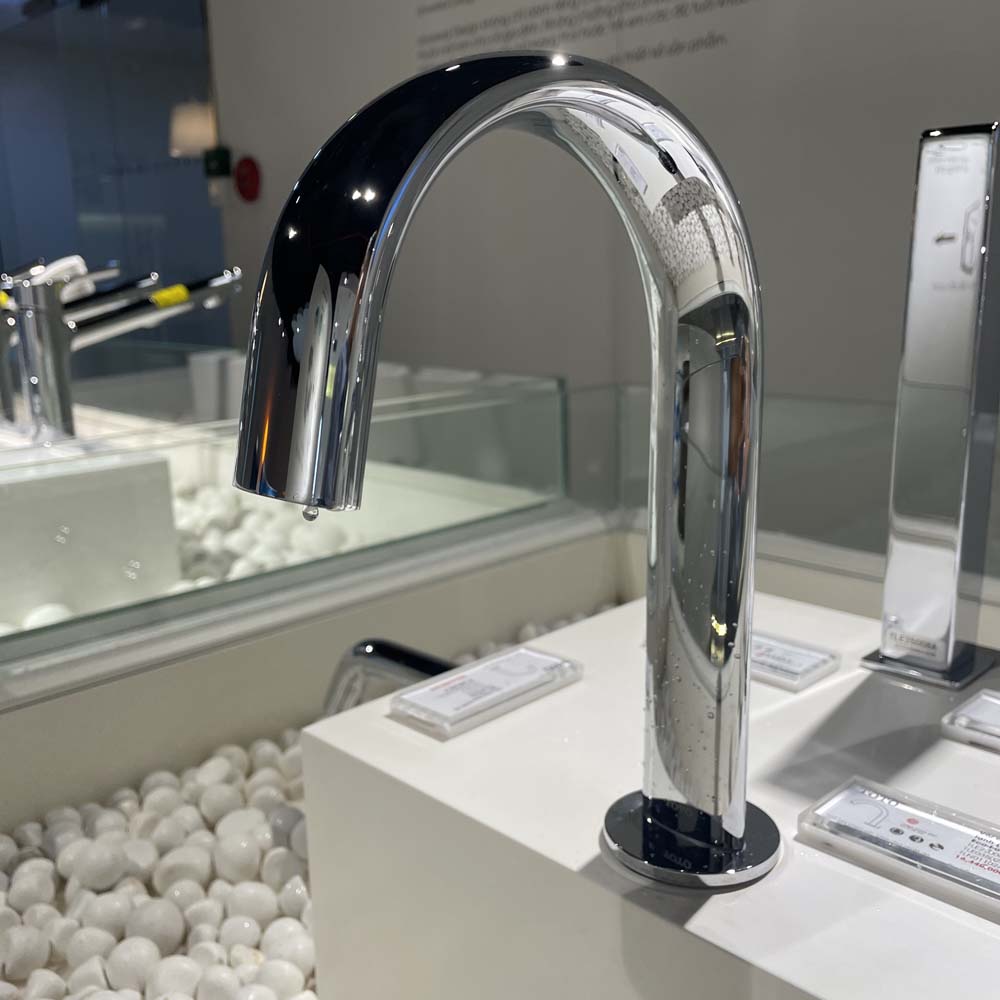 Vòi lavabo cảm ứng TOTO TLE24006A - 3