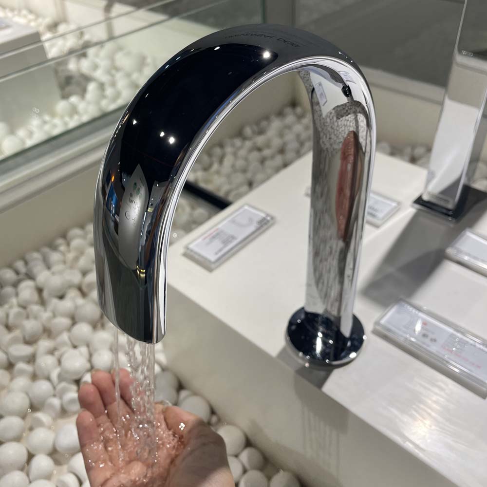 Vòi lavabo cảm ứng TOTO TLE24006A - 6