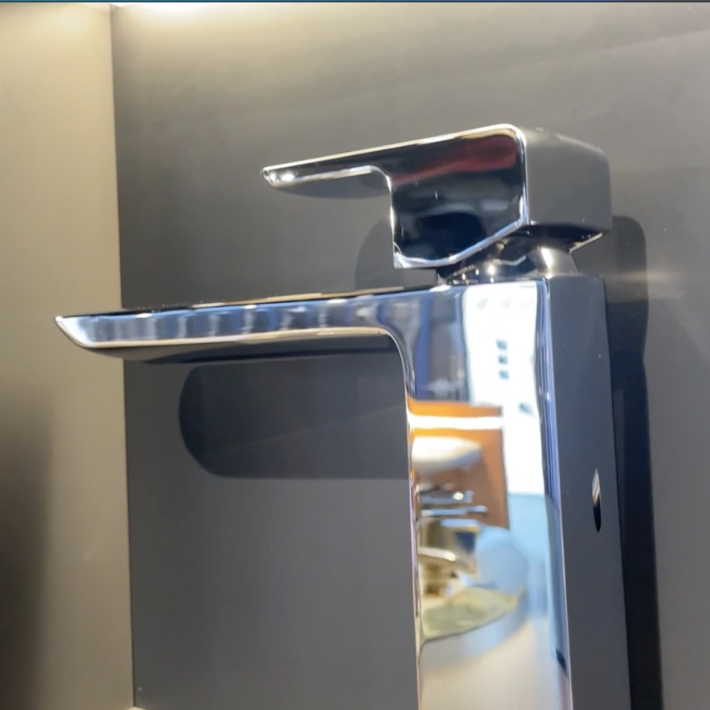 Vòi lavabo nóng lạnh GR TOTO TLG02304V - 3