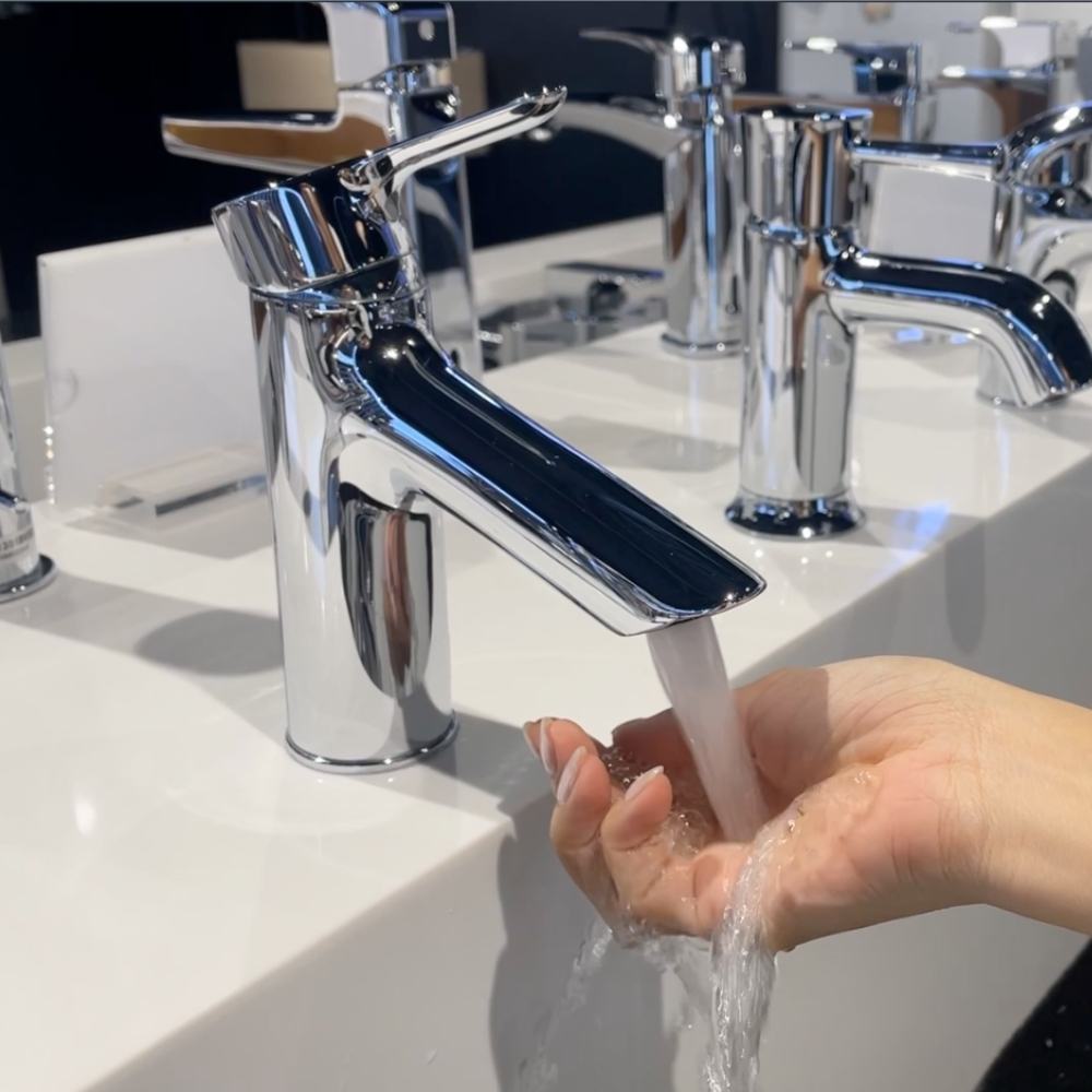 Vòi lavabo nóng lạnh LB TOTO TLS01301V - 6