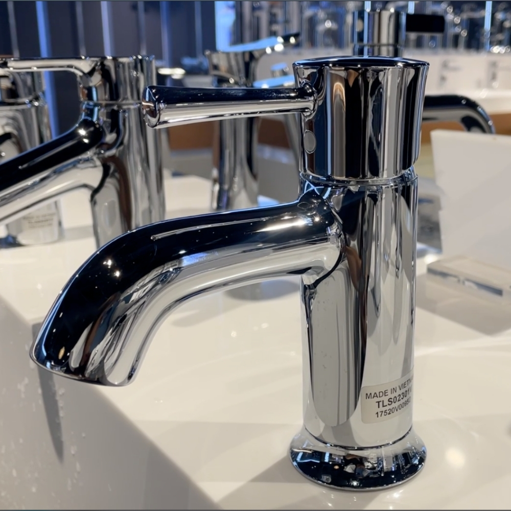 Vòi lavabo nóng lạnh LN TOTO TLS02301V - 3