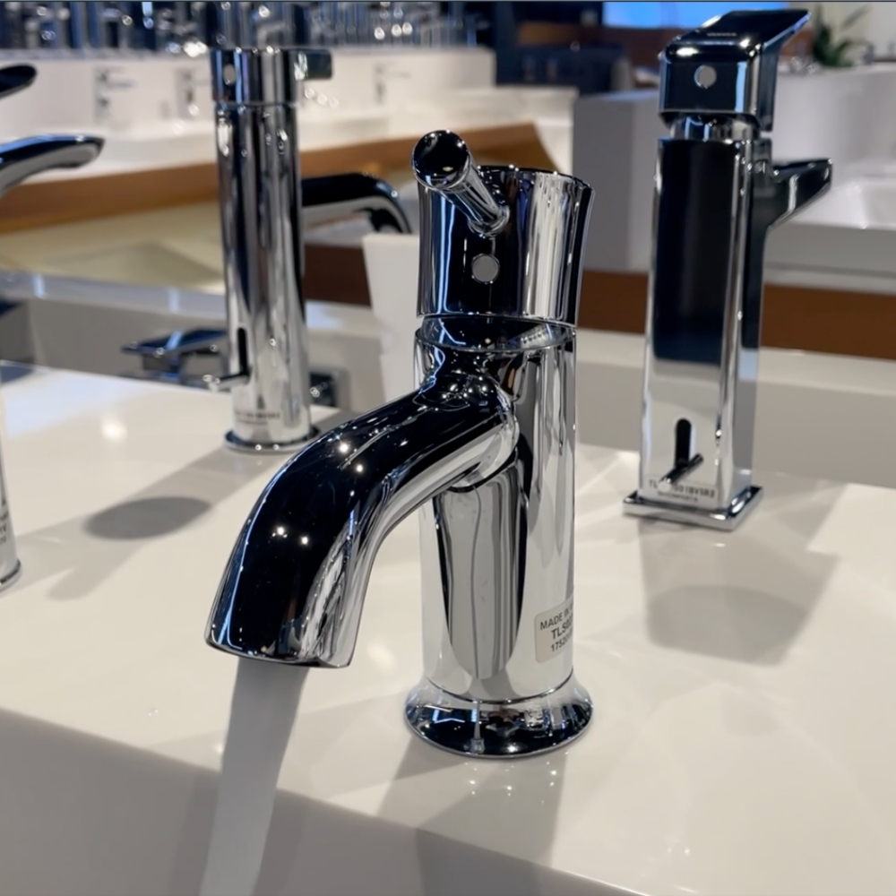 Vòi lavabo nóng lạnh LN TOTO TLS02301V - 2