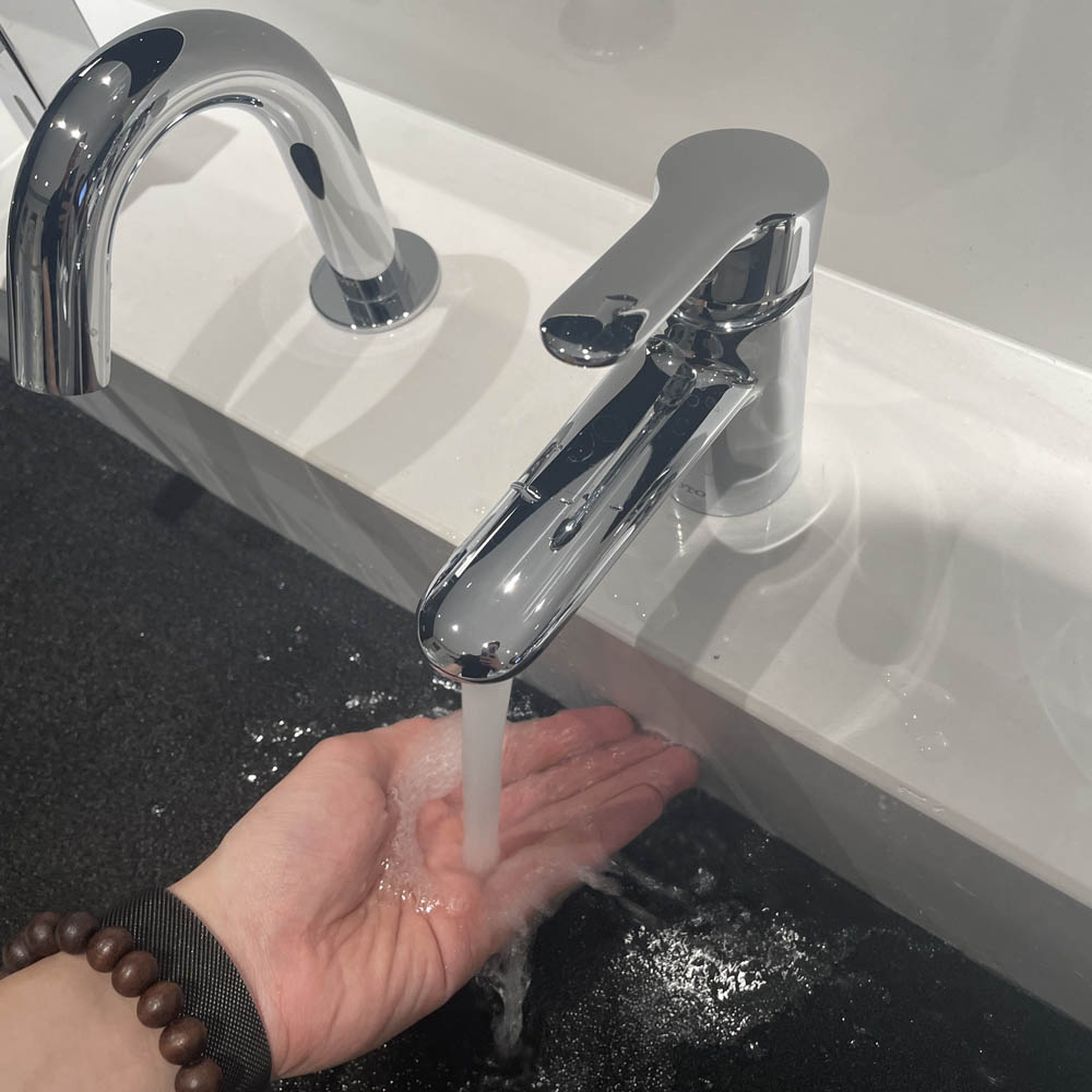 Vòi lavabo lạnh TOTO TVLC101NSR - 3