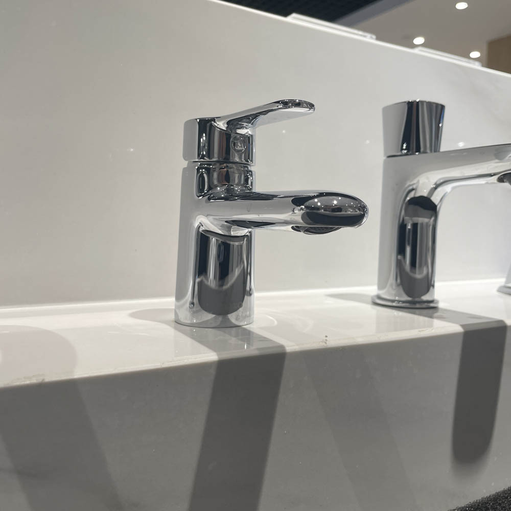 Vòi lavabo lạnh TOTO TVLC101NSR - 7