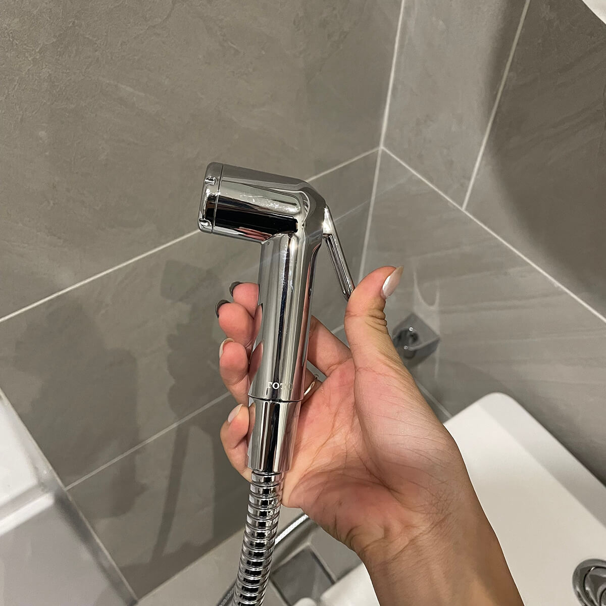 Vòi xịt vệ sinh TOTO TVCF201 nhựa mạ crom - 2