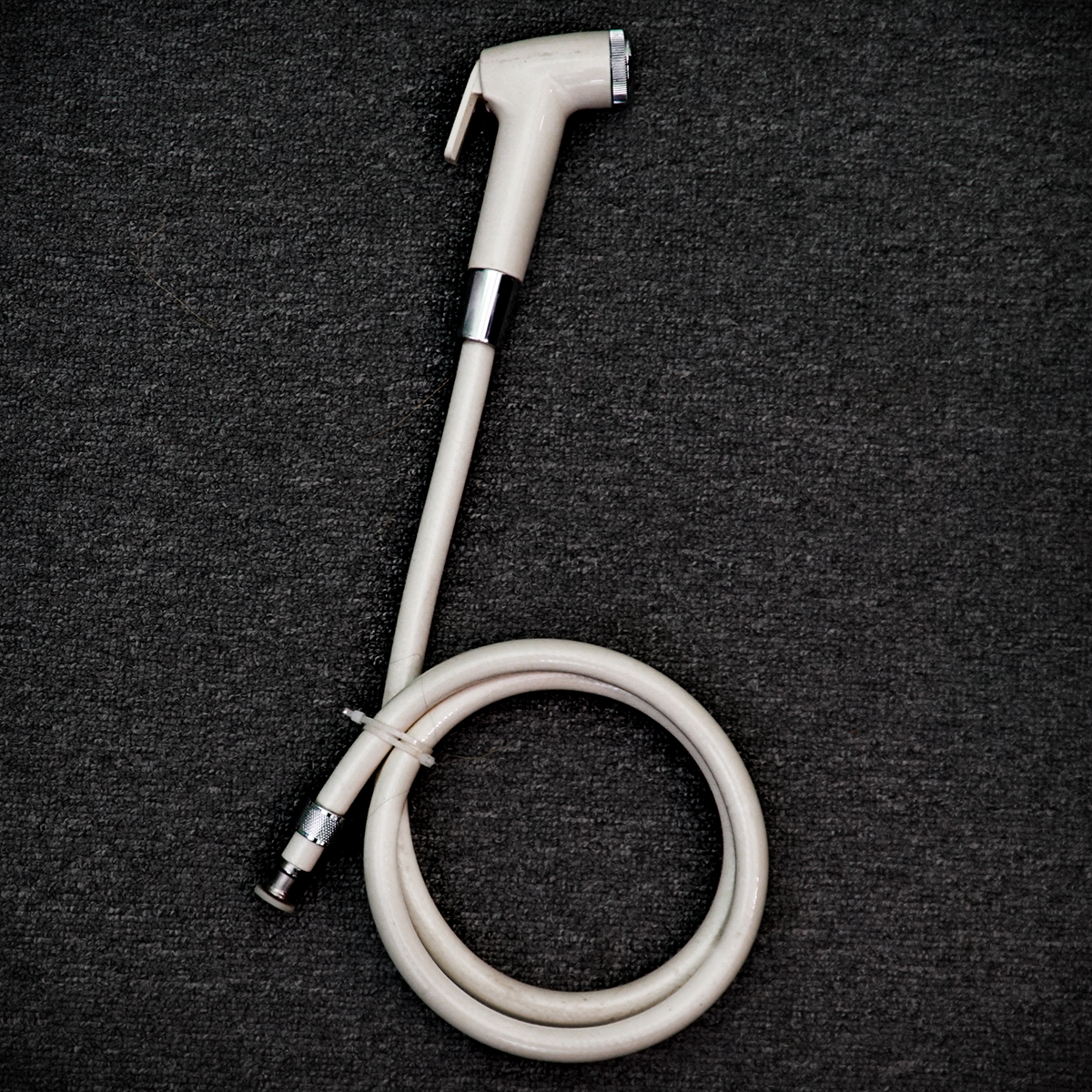 Vòi xịt vệ sinh TOTO THX20NBPIV nhựa - 6