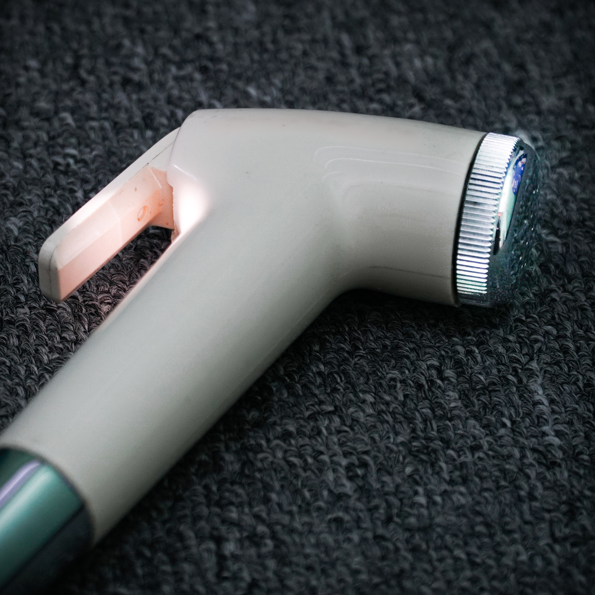 Vòi xịt vệ sinh TOTO THX20NBPIV nhựa - 2