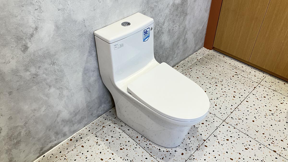 Bồn cầu 1 khối Viglacera V65 nắp êm (+ vòi xịt VG826 & van VG853) V65 - 3