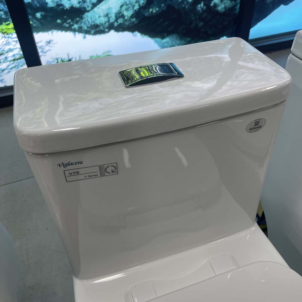 Bồn cầu 1 khối Viglacera V72-CAU nắp êm (+ vòi xịt VG826) V72-CAU - 6