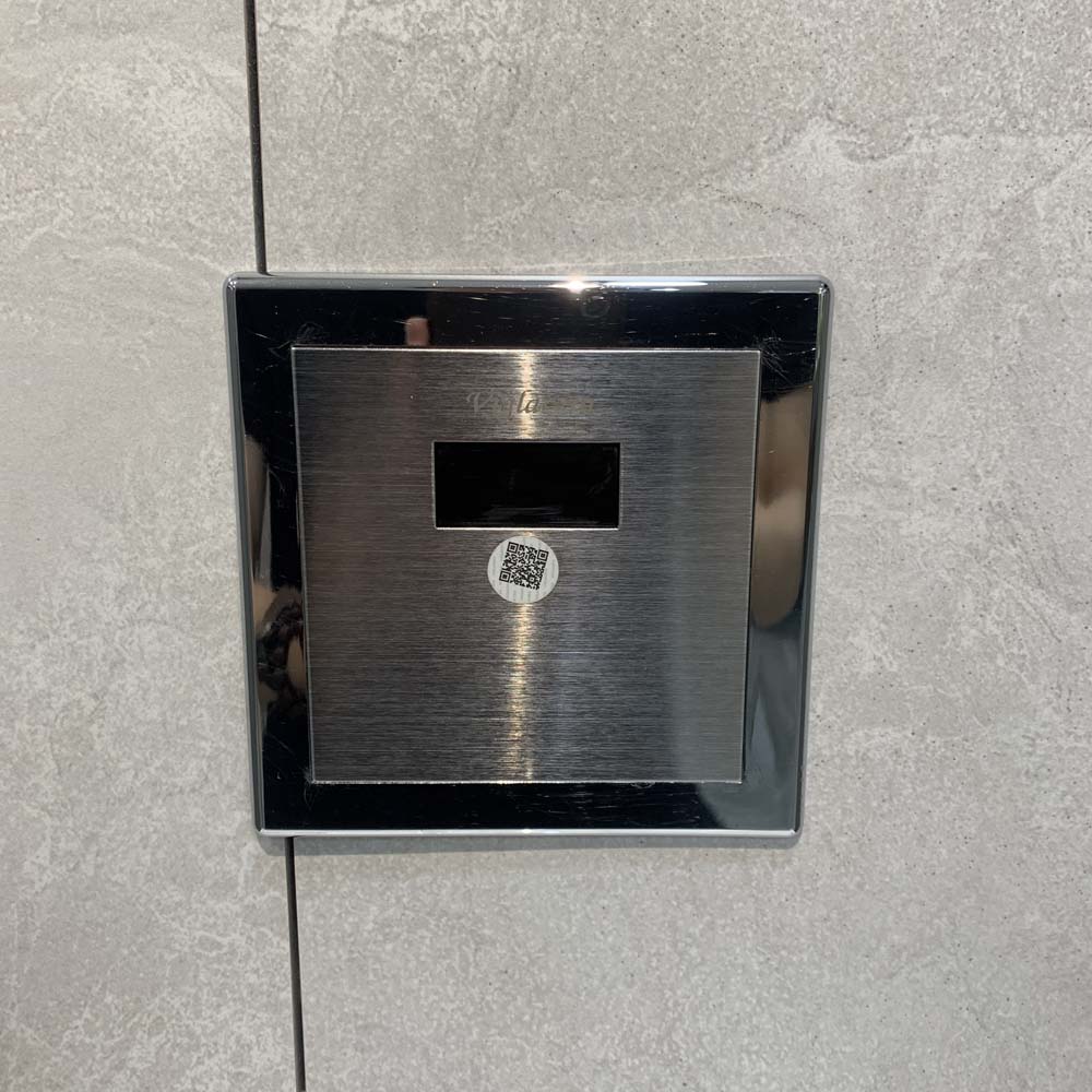 Bộ xả tiểu cảm ứng âm tường dùng pin Viglacera VG843 VG843 - 3