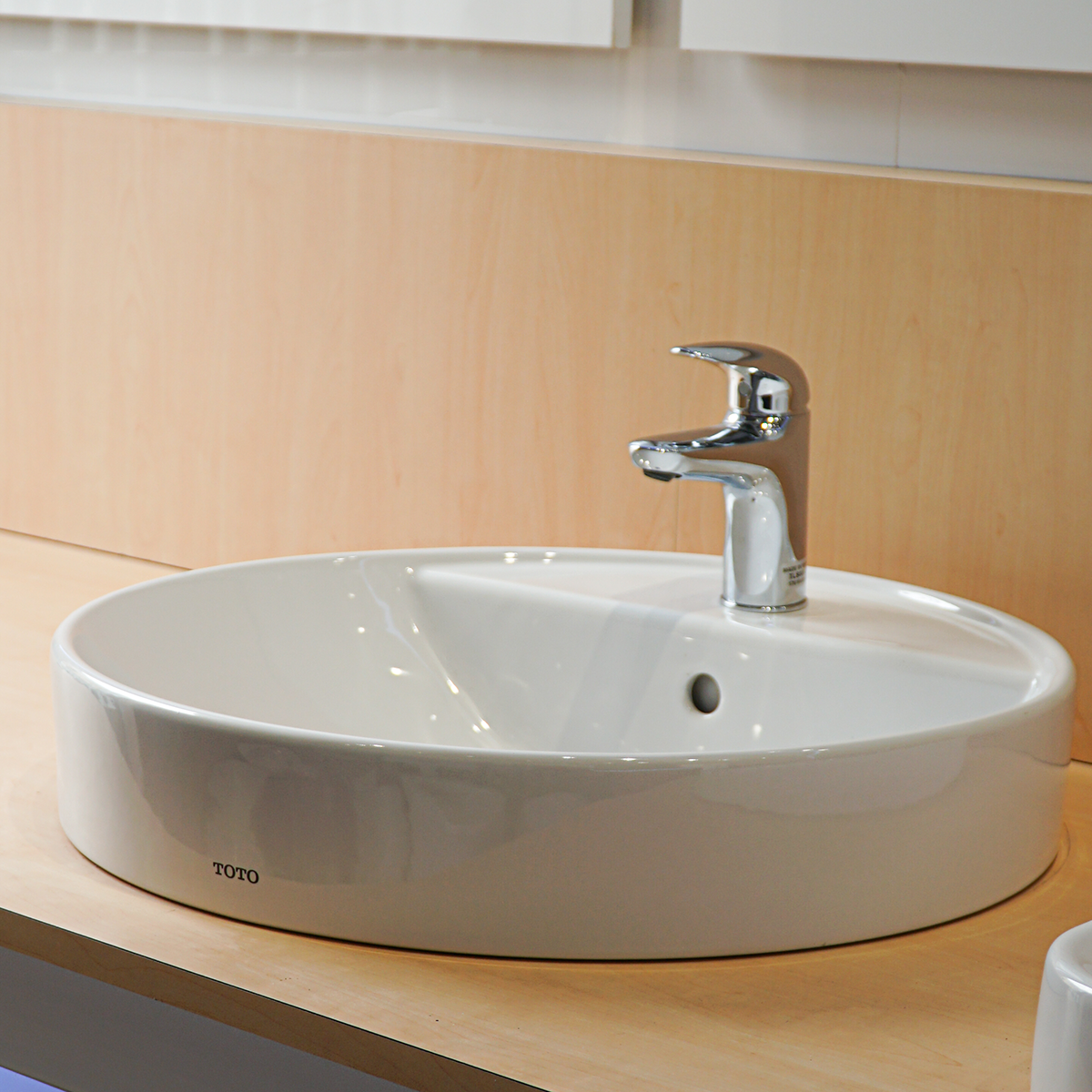 Chậu Lavabo Đặt Bàn TOTO LT700CTR - 9